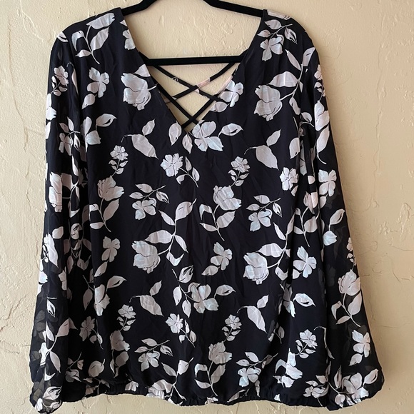 Torrid Floral Double layered Chiffon blouse - Picture 5 of 12